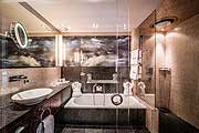 Bad im Doppelzimmer "Busch" (©Foto. Krallerhof)